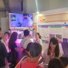 Pubblico allo stand "Cibo per lo spazio"