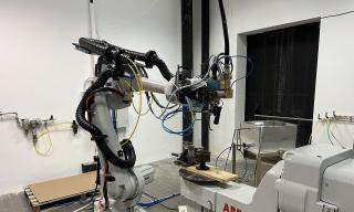 il robot J3D nei laboratori dell'ENEA il robot J3D nei laboratori dell'ENEA